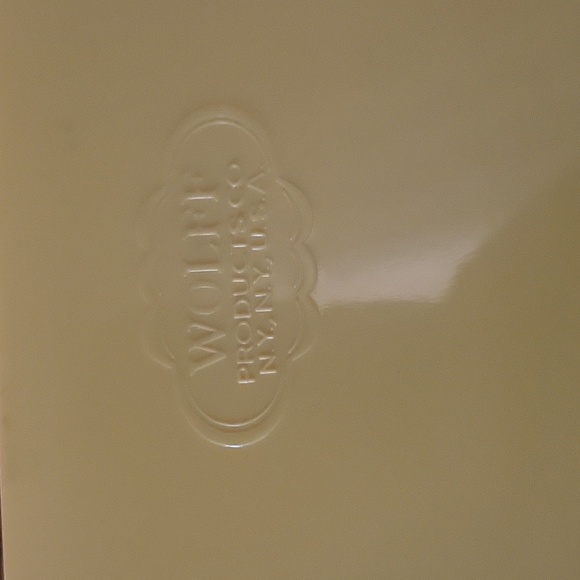 70's Plastic Tissue Box - Picture 6 of 6